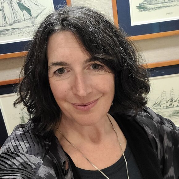 Meet your Posher, Andrea - Picture 1 of 1